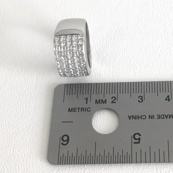 LADIES PLATINUM DIAMOND RING - Picture 3 of 12